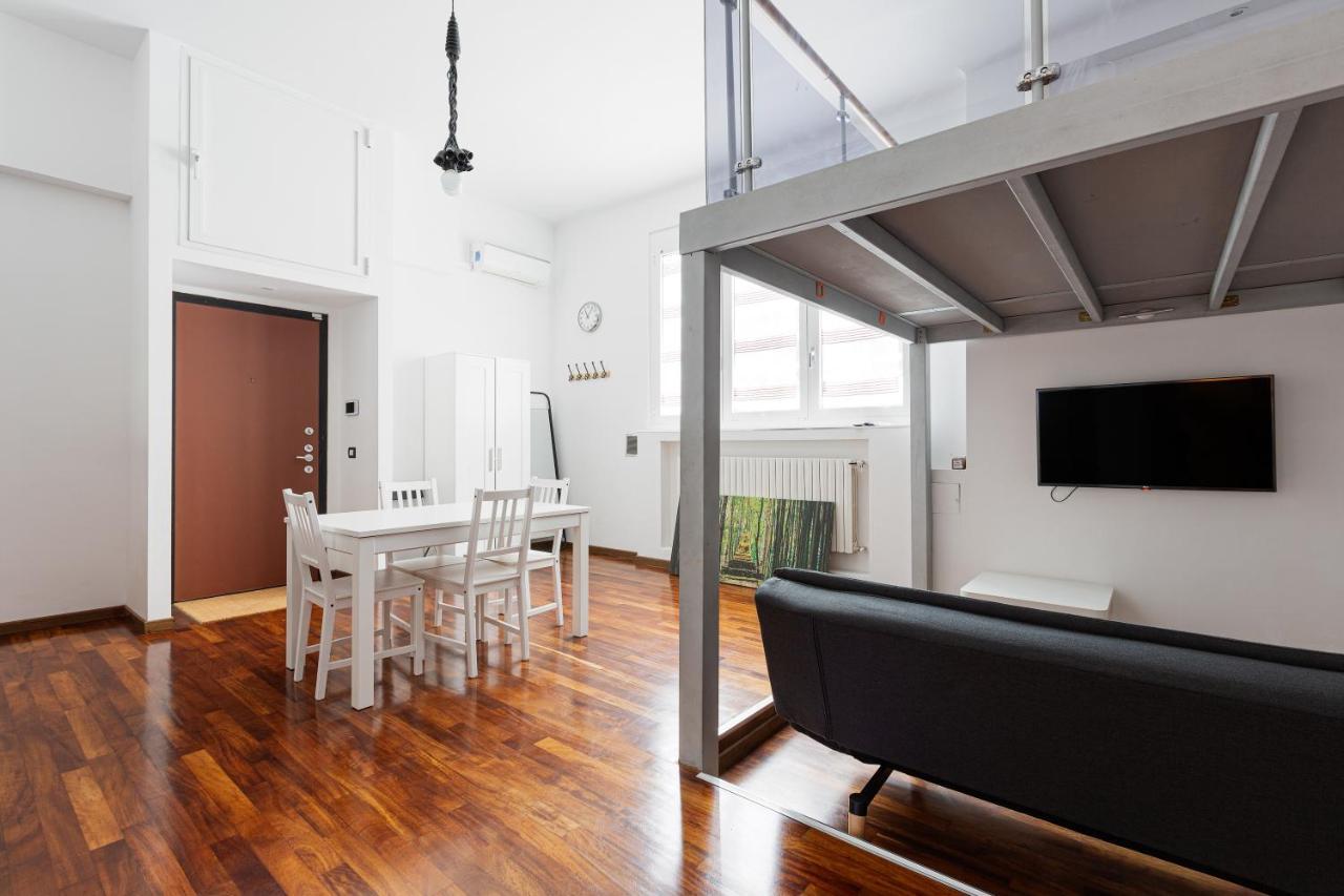 Guesthost - Cosy Apt Close To Piazza Insubria