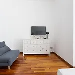 Guesthost - Cosy Apt Close To Piazza Insubria
