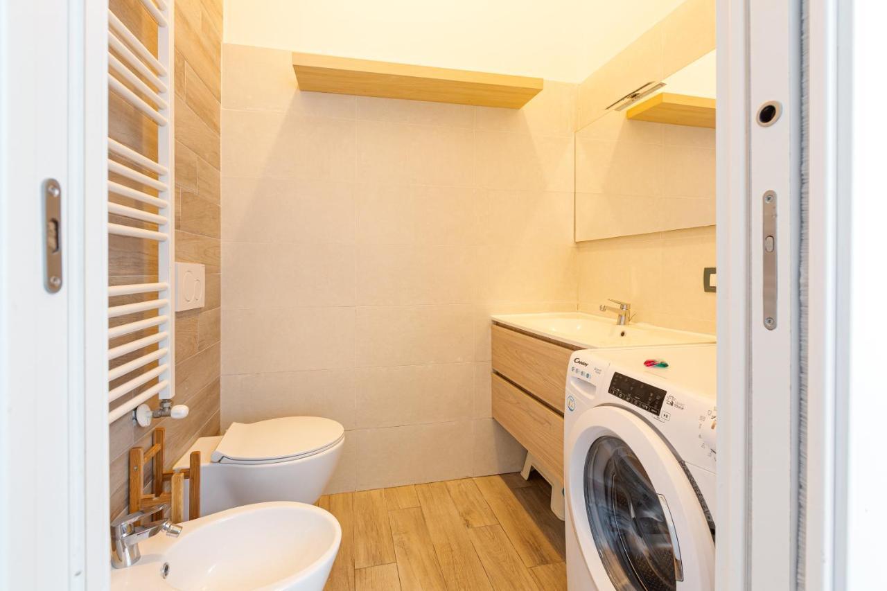 Guesthost - Cosy Apt Close To Piazza Insubria Apartamento